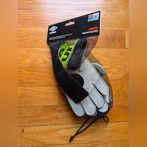 Umbro White and Black Goalie Gloves